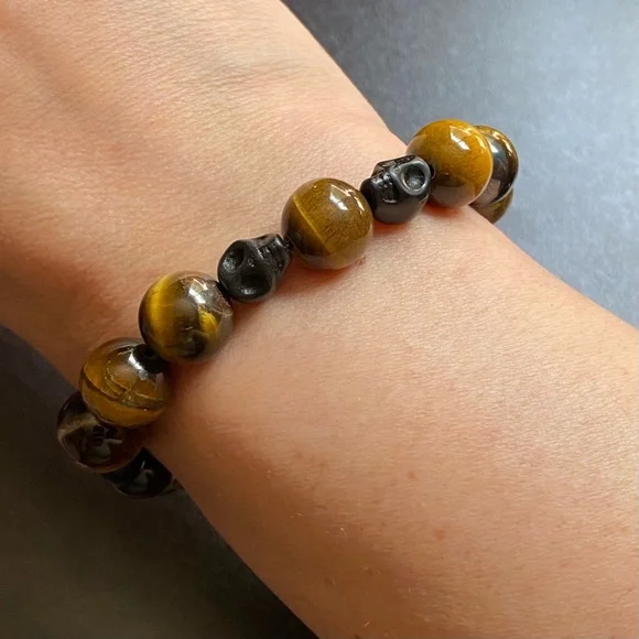 Hand Crafted Tiger’s Eye Skull Stretch Bracelet Unisex Natural Stones - Picture 1 of 5